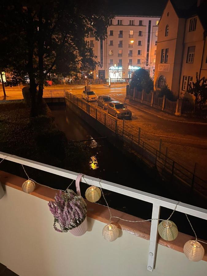 Lilis Apartment Mit Balkon Augsburg Zewnętrze zdjęcie